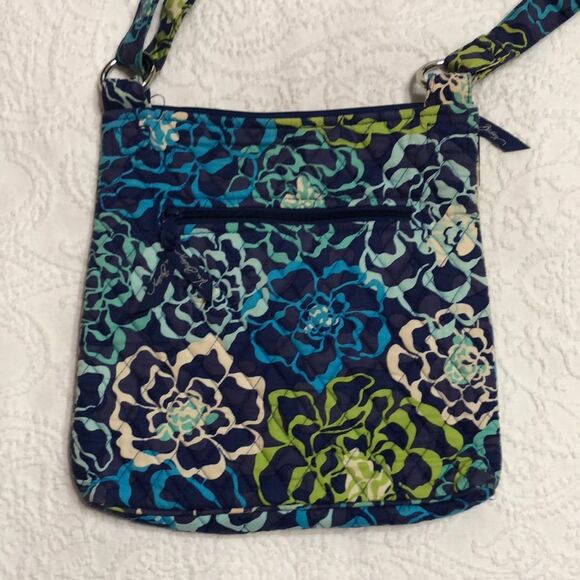Vera Bradley Crossbody Purse Blue with Green Silver Tone Hardware - Picture 4 of 14